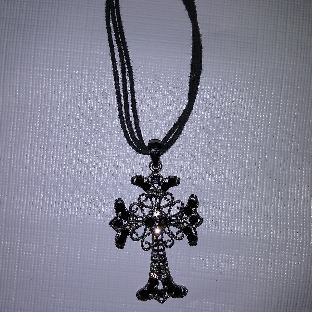 9inch adjustable necklace with cross